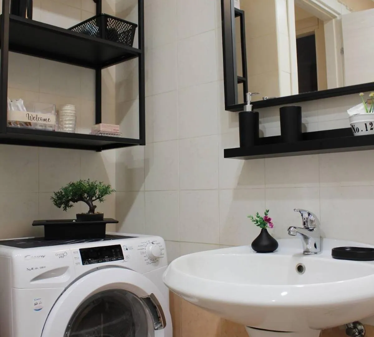 Antonio Apartment In Rom 0*,